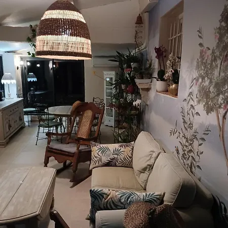Lou Viei Jas Bed & Breakfast